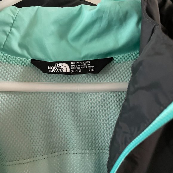 The North Face DryVent Girls Jacket - Picture 3 of 10